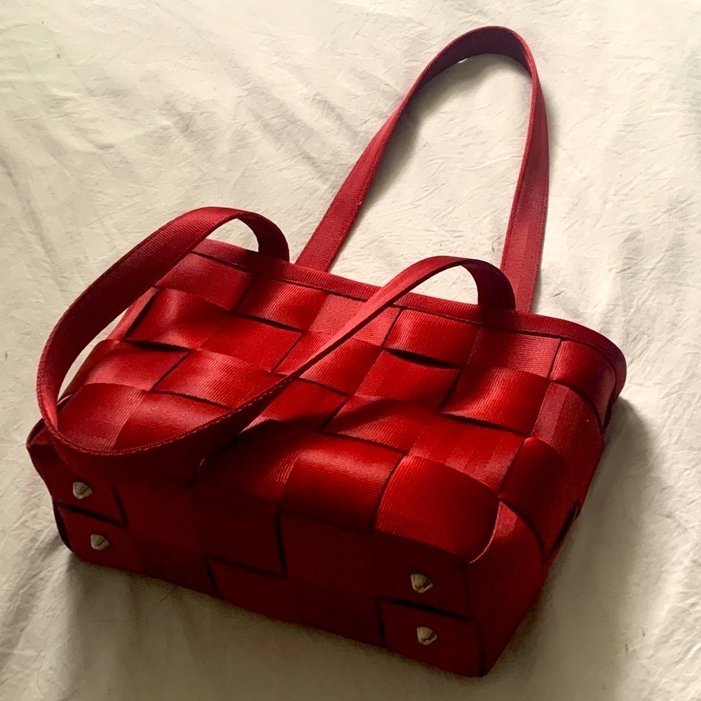 Harvey’s The Original Seatbelt Bag - Red Shoulder Bag Tote